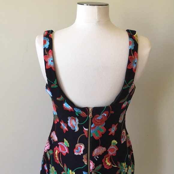 Nicole Miller Size 8 Floral Embroidered Dress Sz 8 - Picture 5 of 8